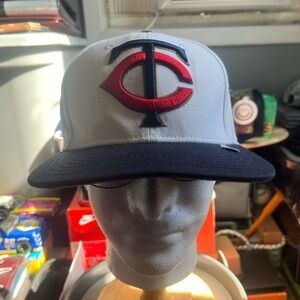 Minnesota Twins MLB PRO Standard White SnapBack Baseball Hat Cap BASICALLY NEW!